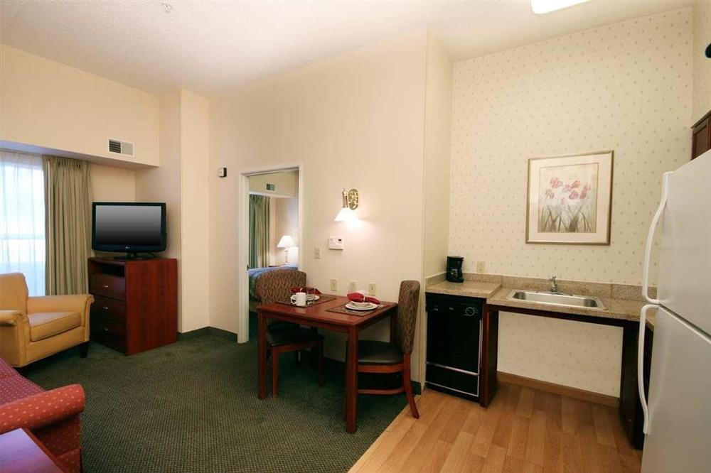 Homewood Suites By Hilton Erie Kearsarge Номер фото