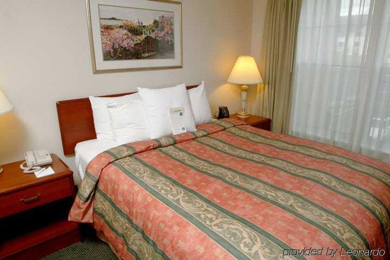 Homewood Suites By Hilton Erie Kearsarge Номер фото