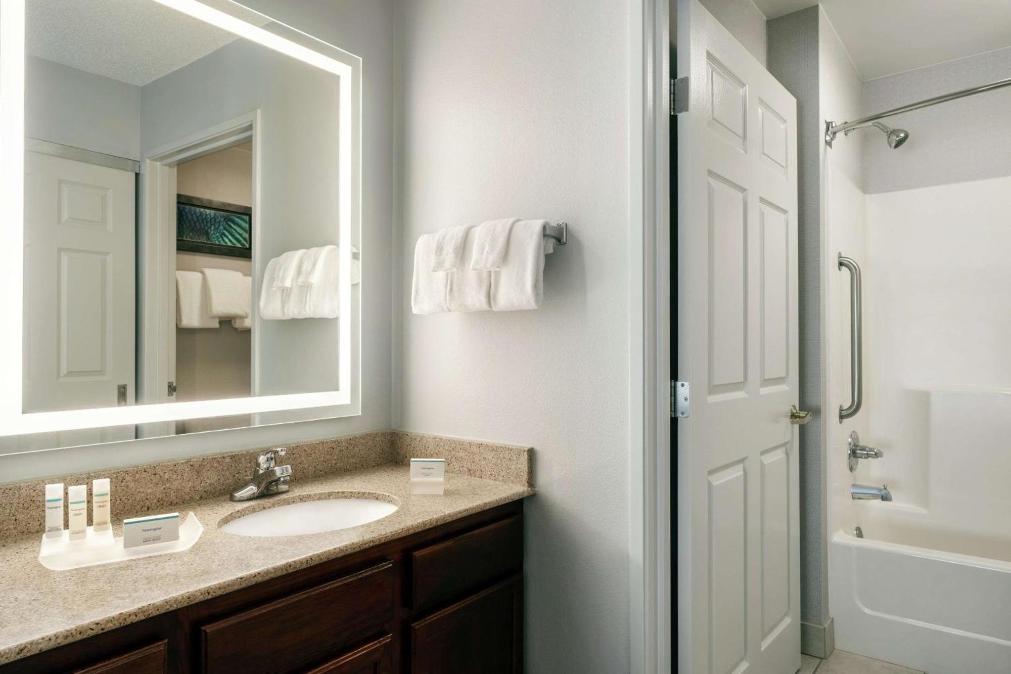 Homewood Suites By Hilton Erie Kearsarge Екстер'єр фото