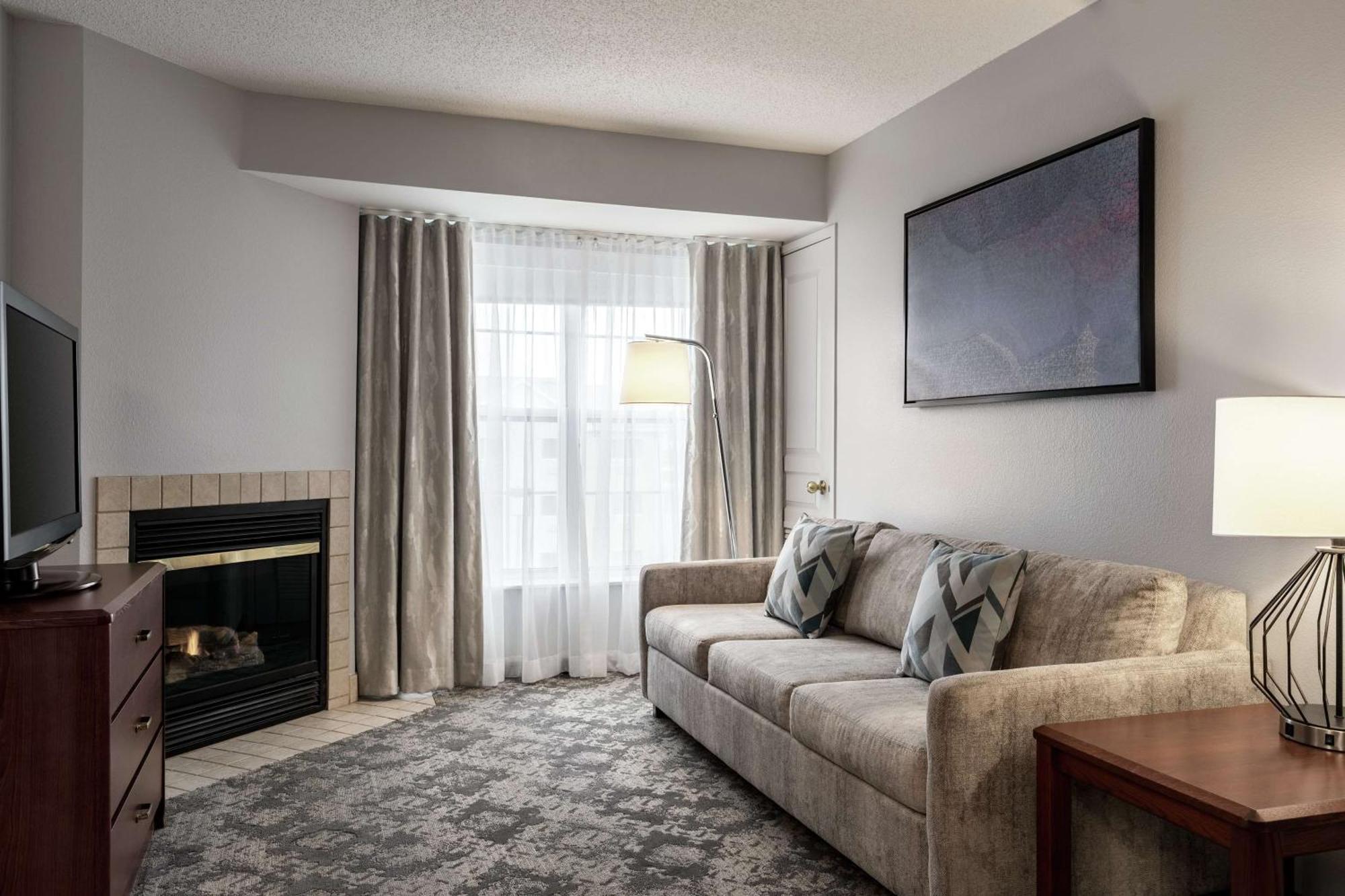 Homewood Suites By Hilton Erie Kearsarge Екстер'єр фото