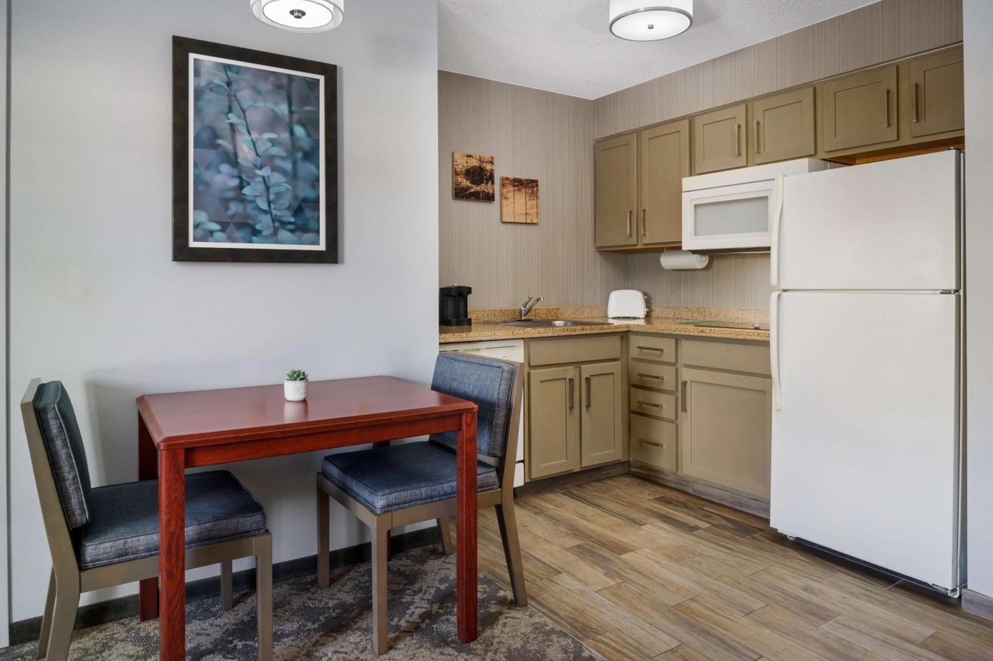 Homewood Suites By Hilton Erie Kearsarge Екстер'єр фото