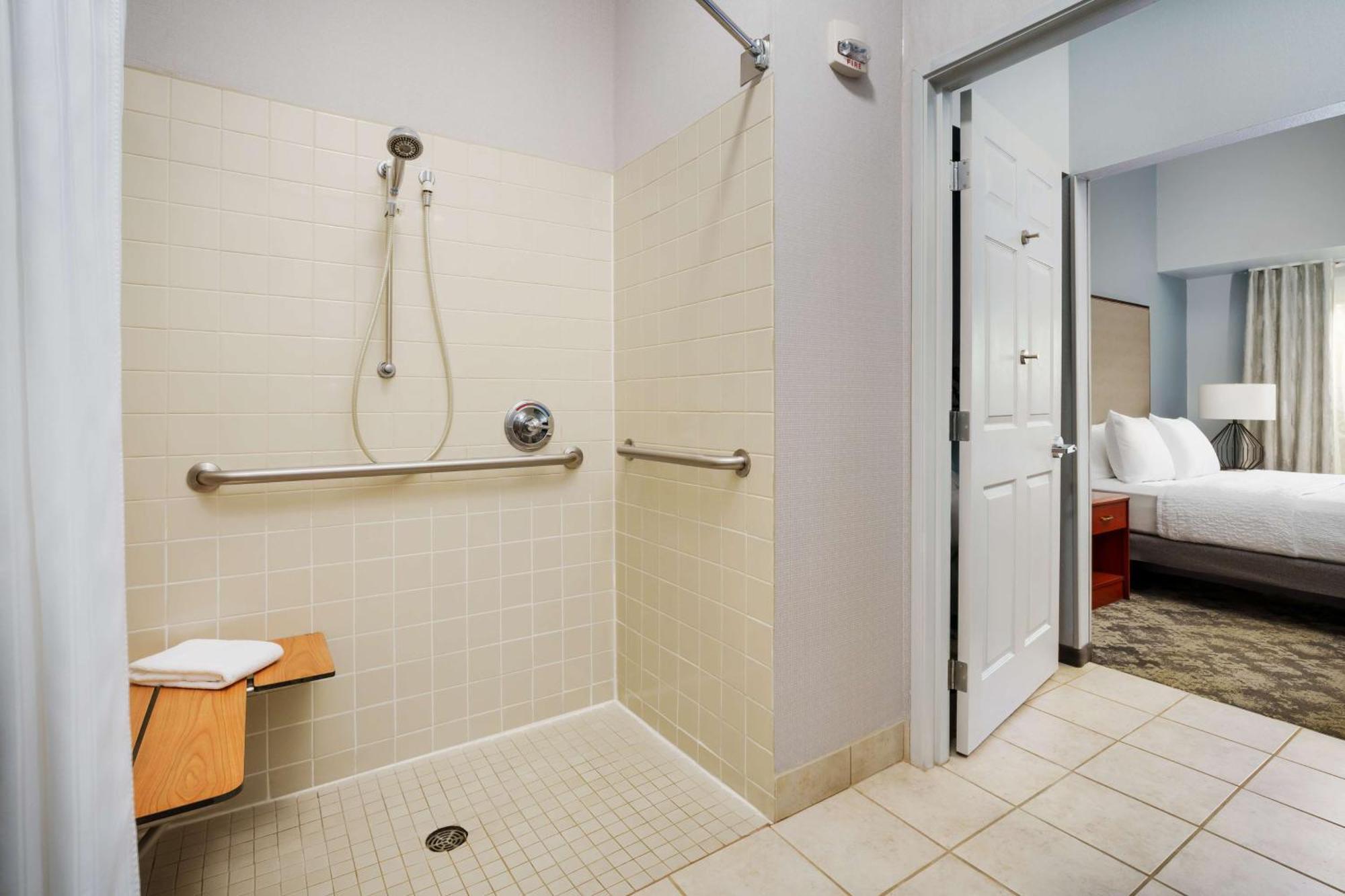 Homewood Suites By Hilton Erie Kearsarge Екстер'єр фото
