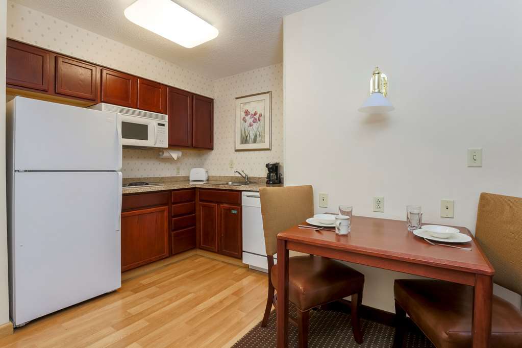 Homewood Suites By Hilton Erie Kearsarge Номер фото