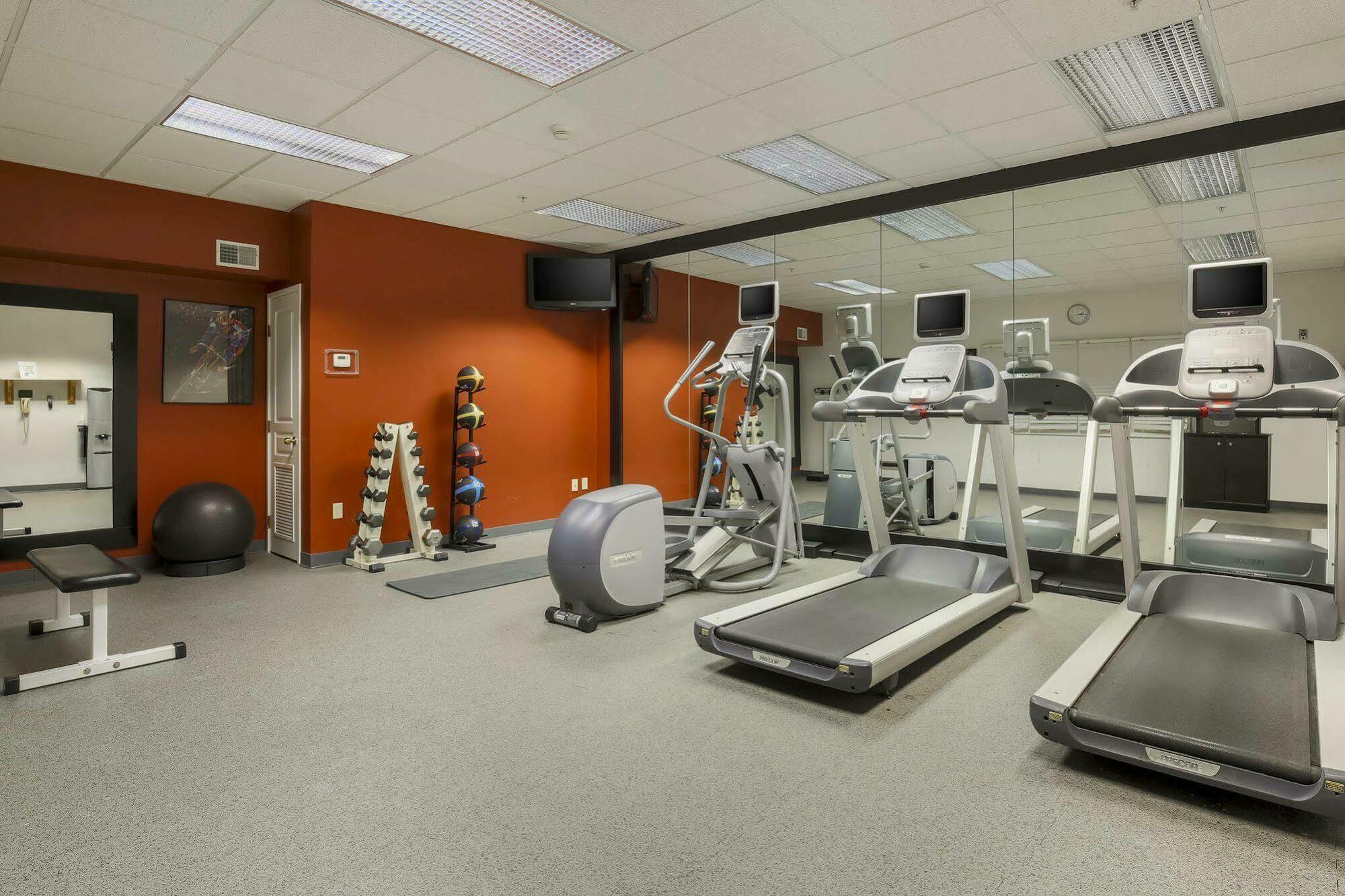 Homewood Suites By Hilton Erie Kearsarge Екстер'єр фото